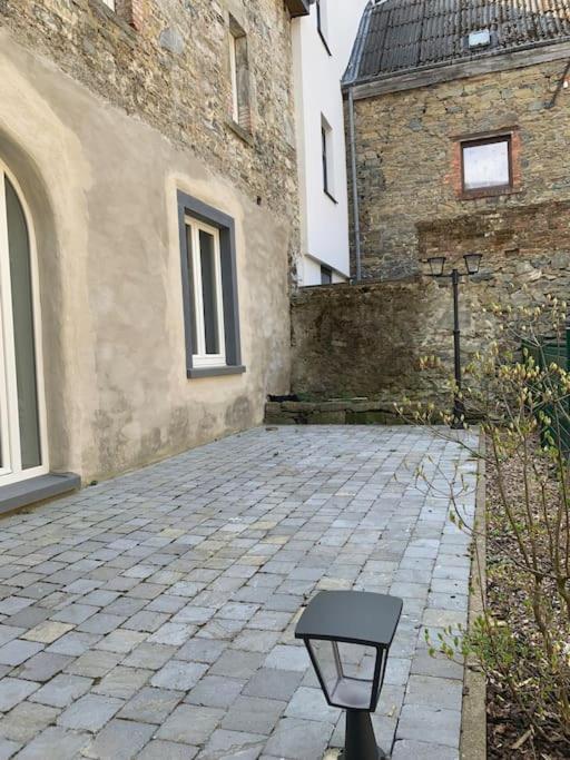 Appartement au centre d'une ville historique.