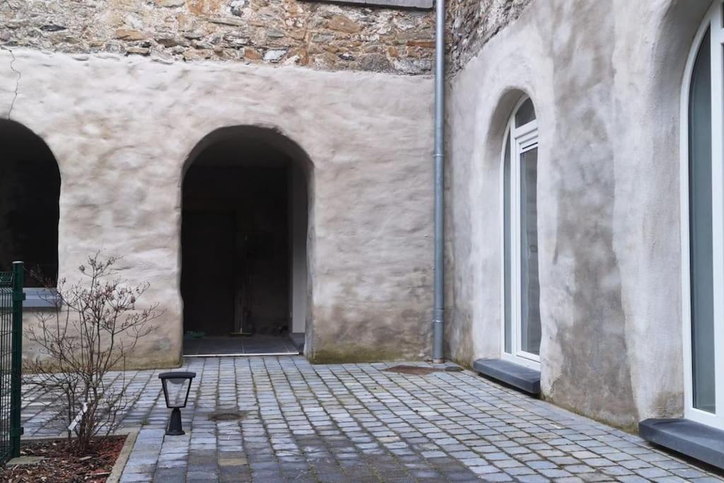 Appartement au centre d'une ville historique.