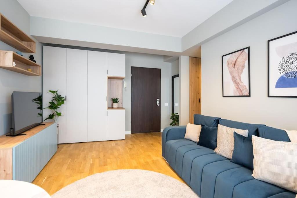 Bright 1BR Flat - New Midtown Building + Terrace