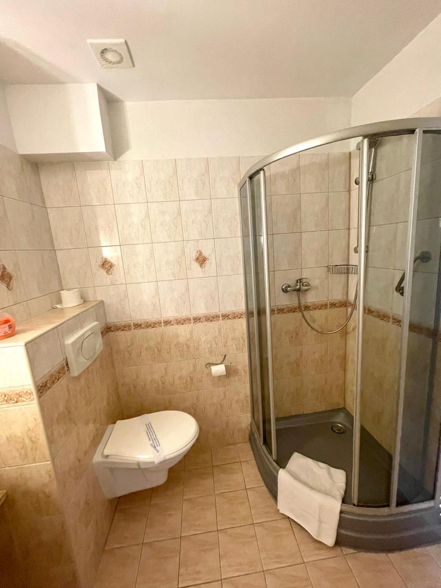 Double Room with sofa for child on Ground Level with Sea View