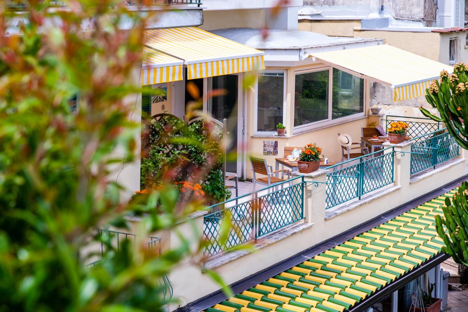 Villa with Garden View