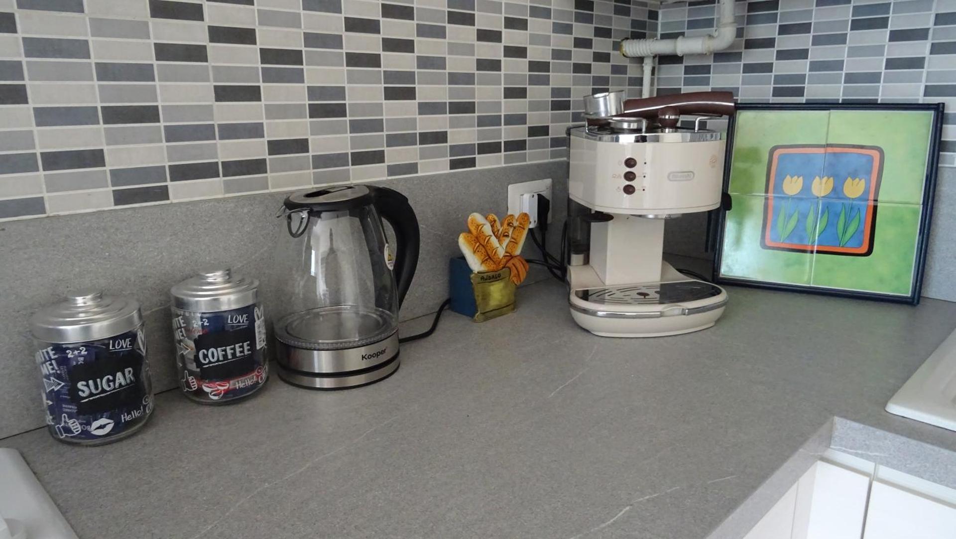 Coffee/tea facilities