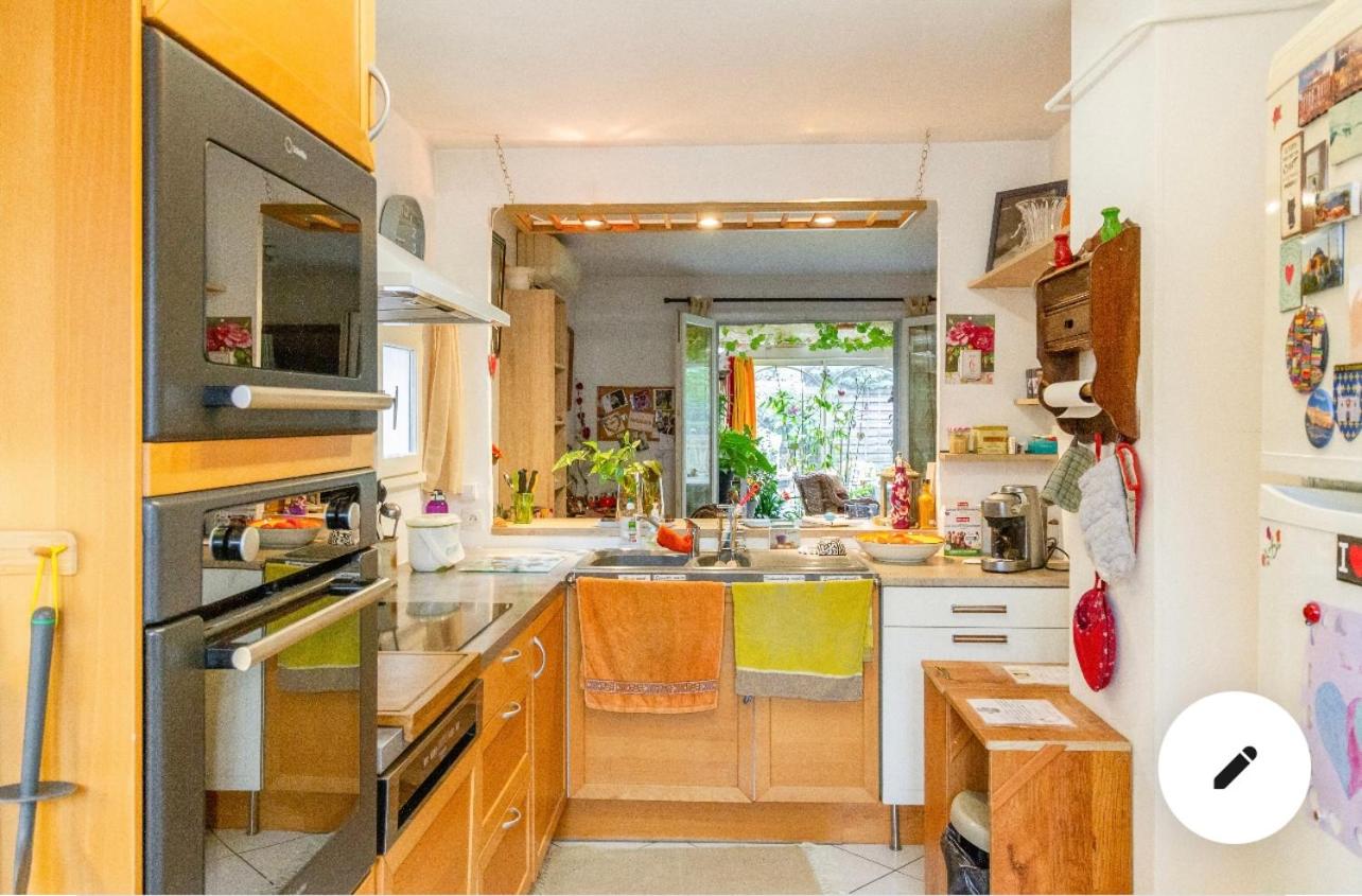 2 CHAMBRES B&B PRÈS DE L'AÉROPORT ET DU MEETT