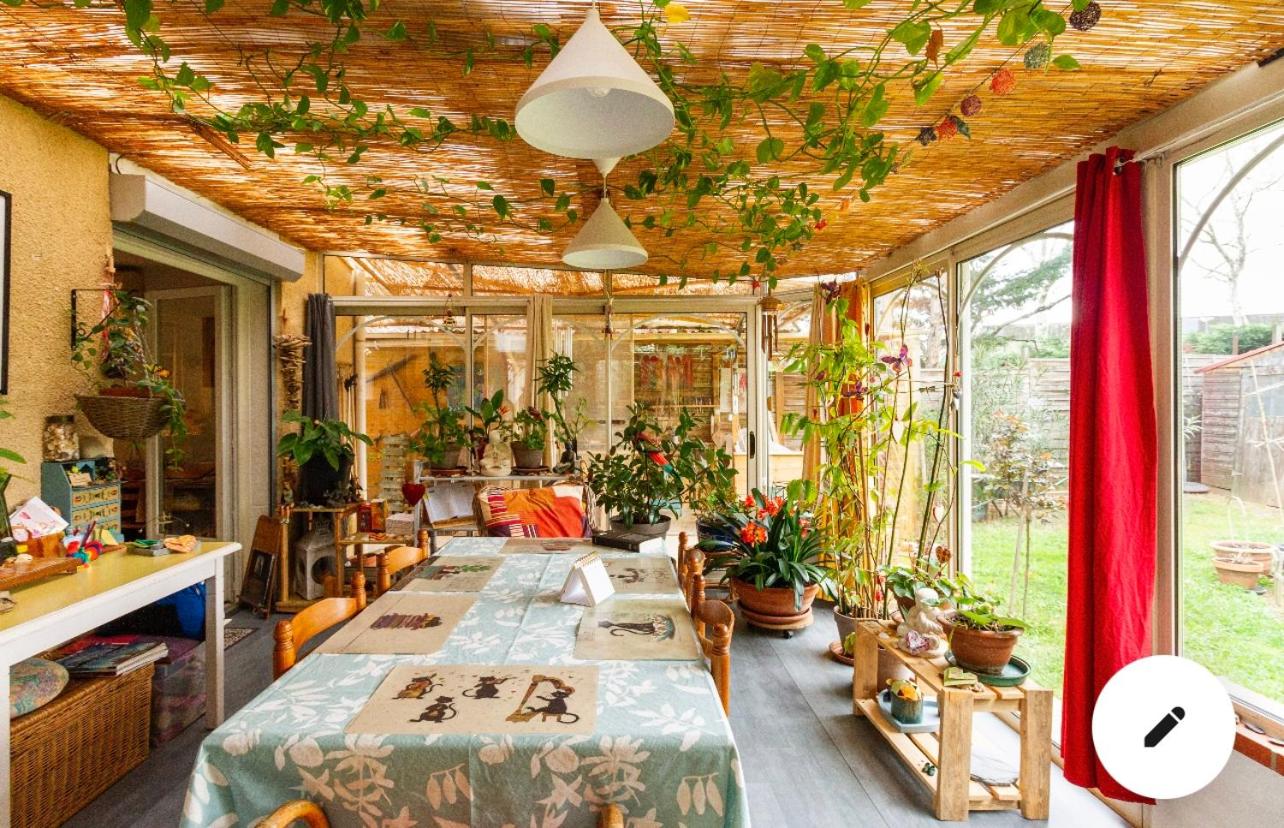 2 CHAMBRES B&B PRÈS DE L'AÉROPORT ET DU MEETT