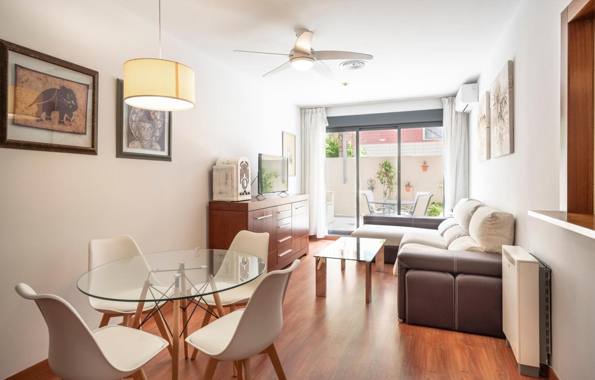 EnjoyGranada LUJO Piscina y Parking