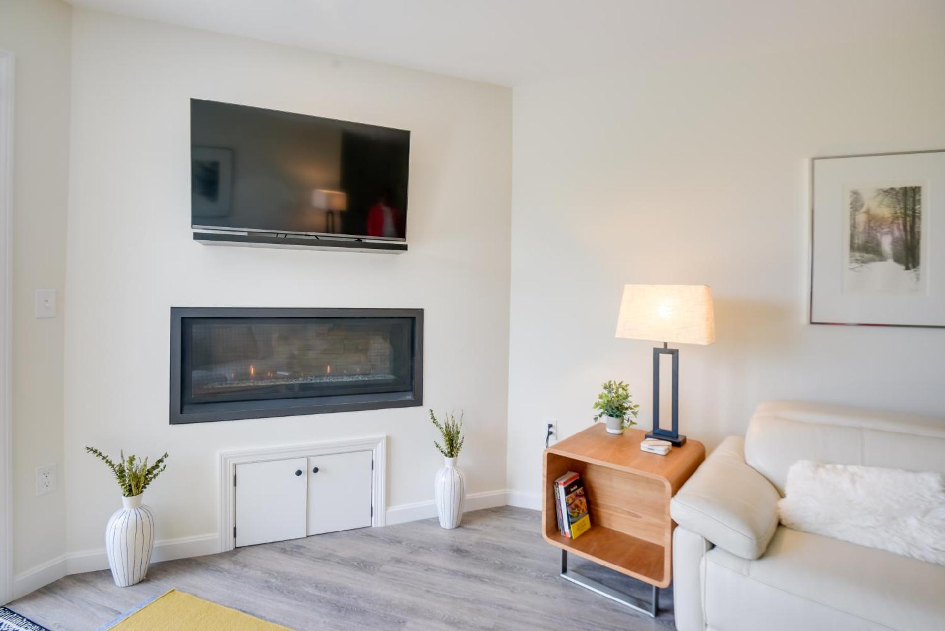 Newly Renovated Bartlett Condo with Mountain Views!