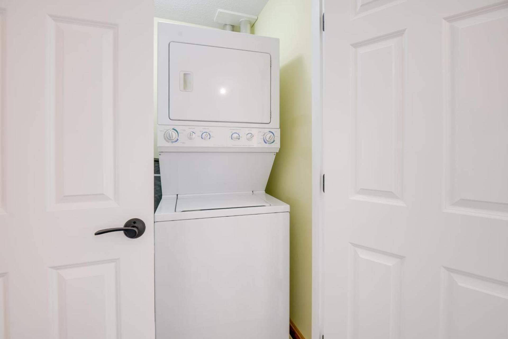 Newly Renovated Bartlett Condo with Mountain Views!