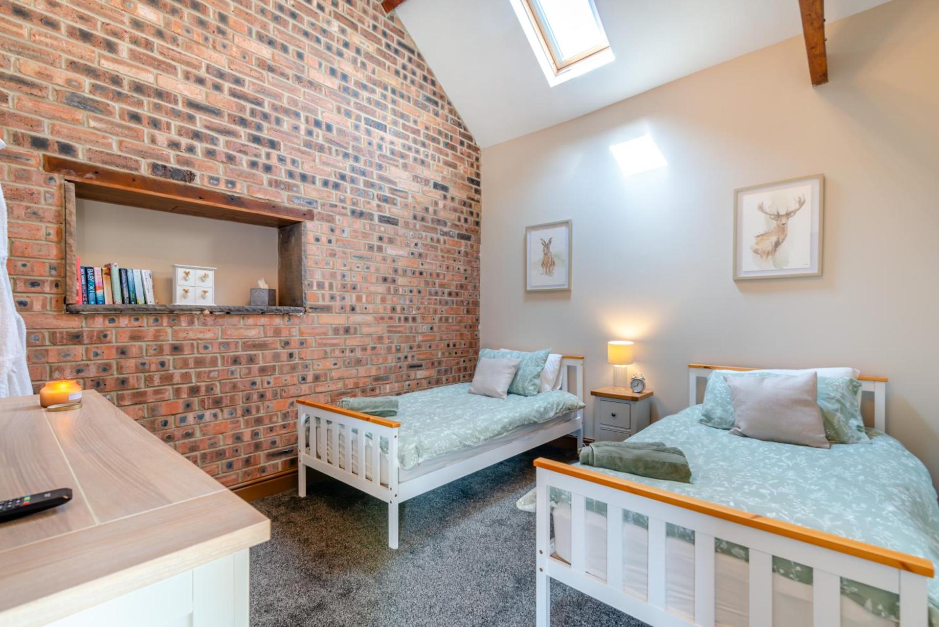 The Old Moat Barn - With Private Hot Tub