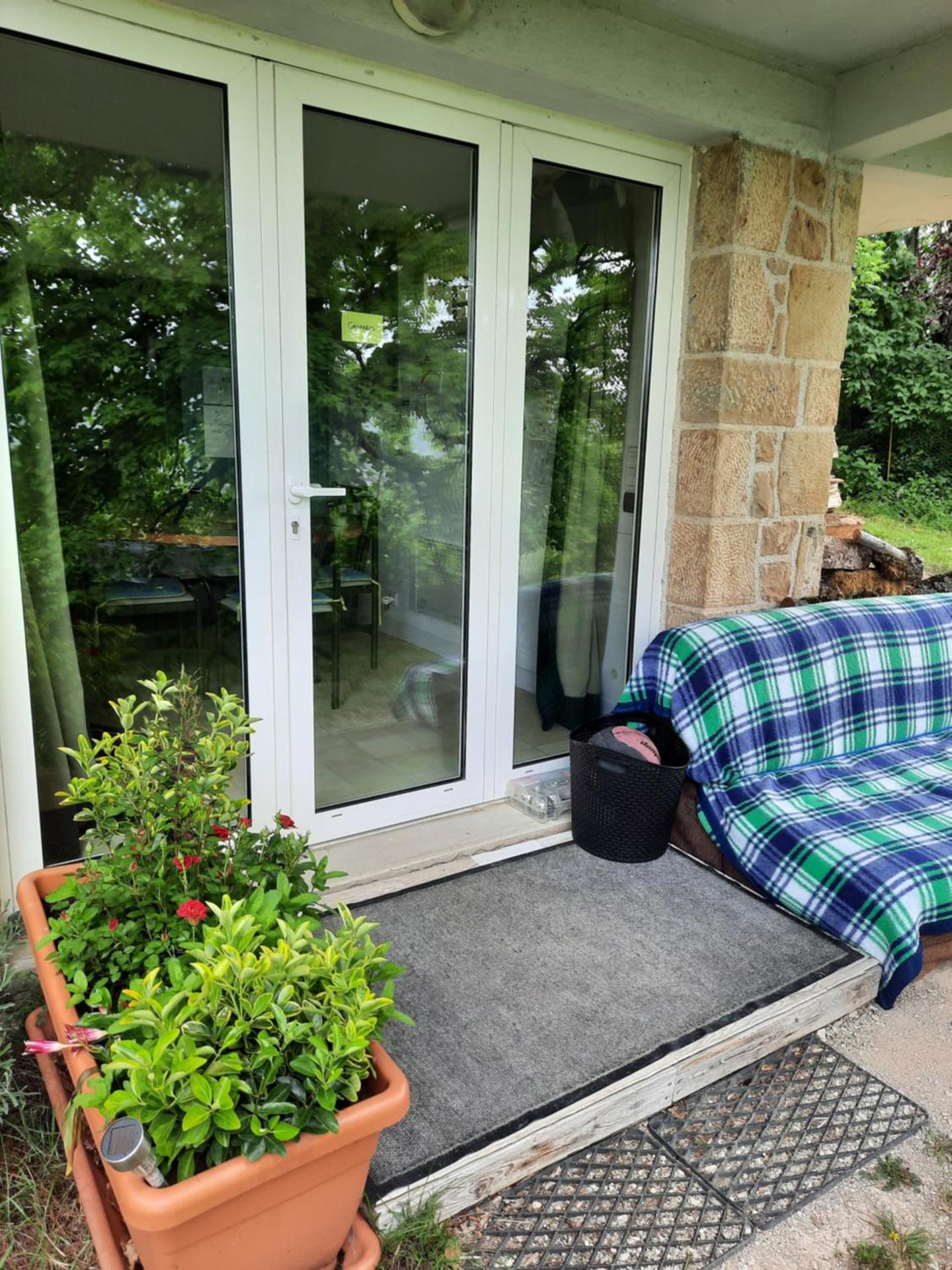 Les coteaux de Planèze, chambre pour 2, 3 ou famille nombreuse 2 adultes 5 enfants et jeunes