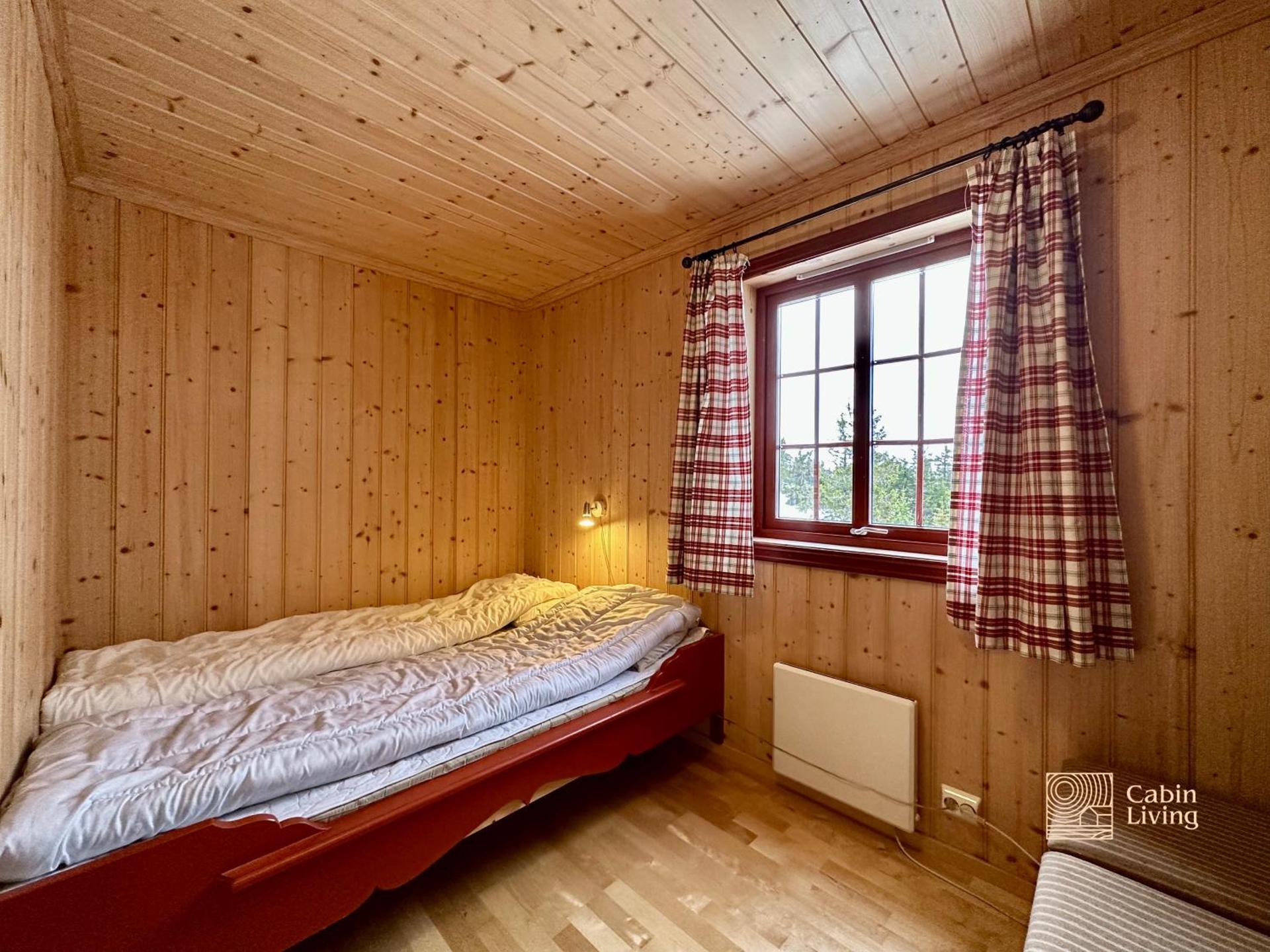 Large cabin with Sjusjøens best view, sauna and ski in out