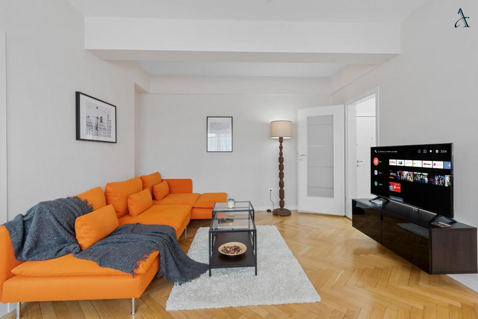 Communal lounge/ TV room