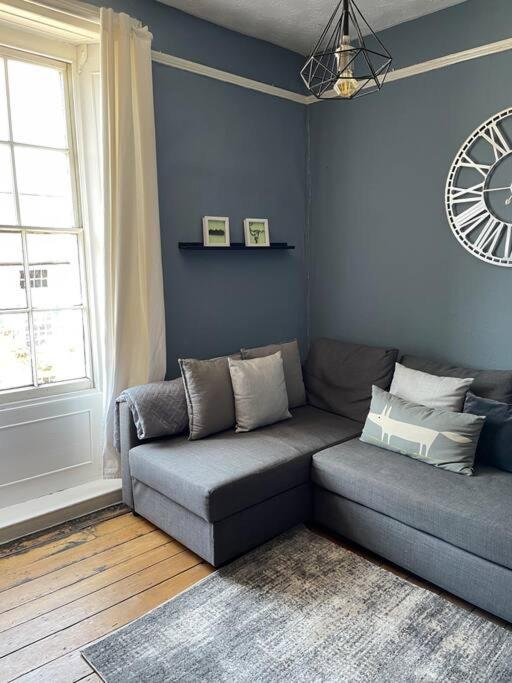 Cosy 2 bed flat in Crickhowell