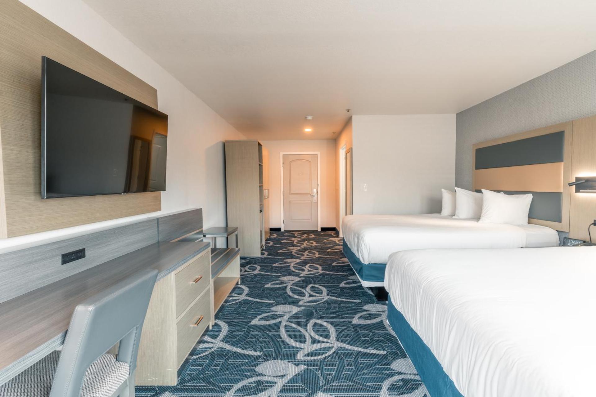 Communal lounge/ TV room