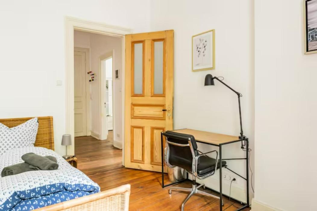 Großzügige 185m2-Altbauwohnung in Bestlage 7Zimmer-2Bäder-2Küchen-2WCs