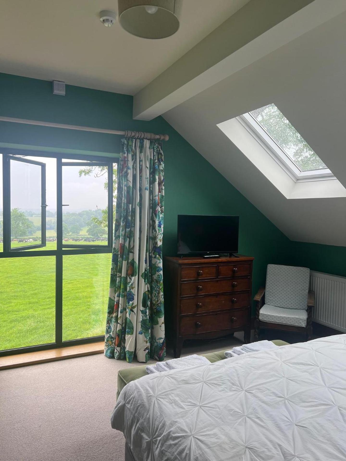 Communal lounge/ TV room