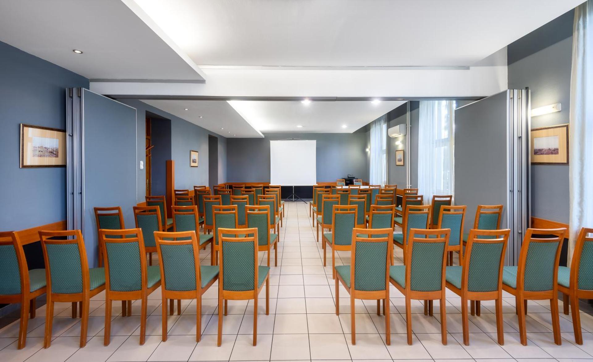 Meeting/conference room