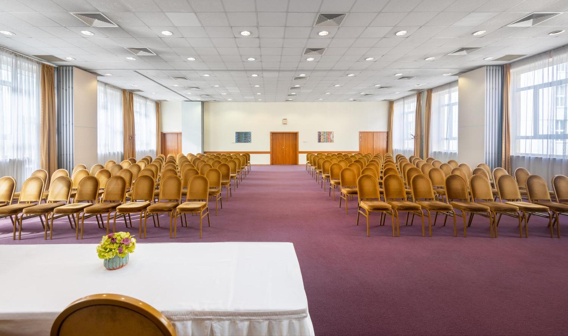 Meeting/conference room