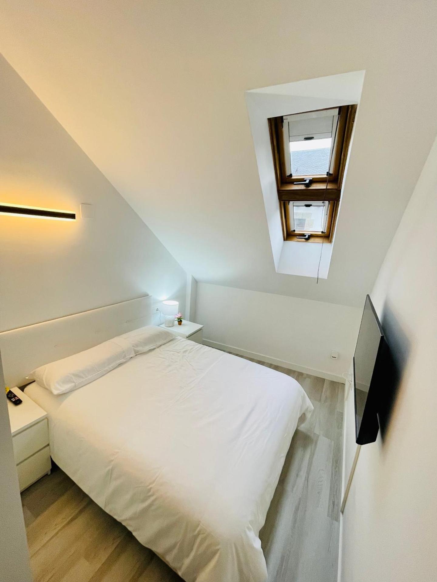 El Ático Nuevo en el centro con ascensor, garaje, aire acondicionado y WiFi