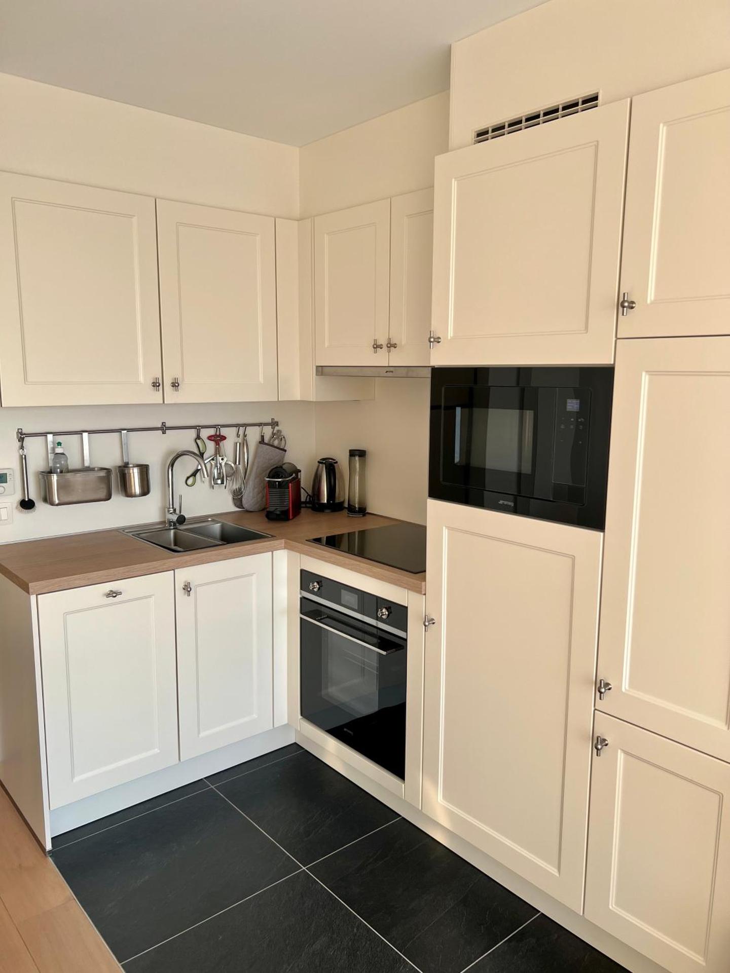 Zeedijk family apartment