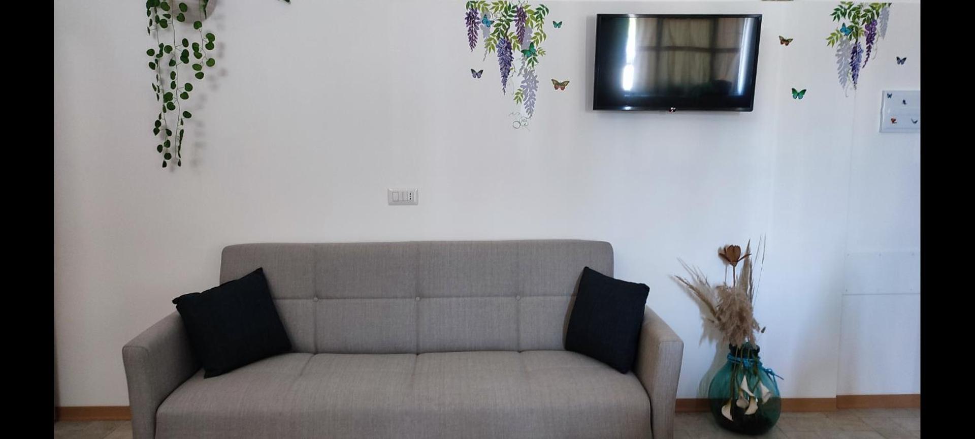 Communal lounge/ TV room