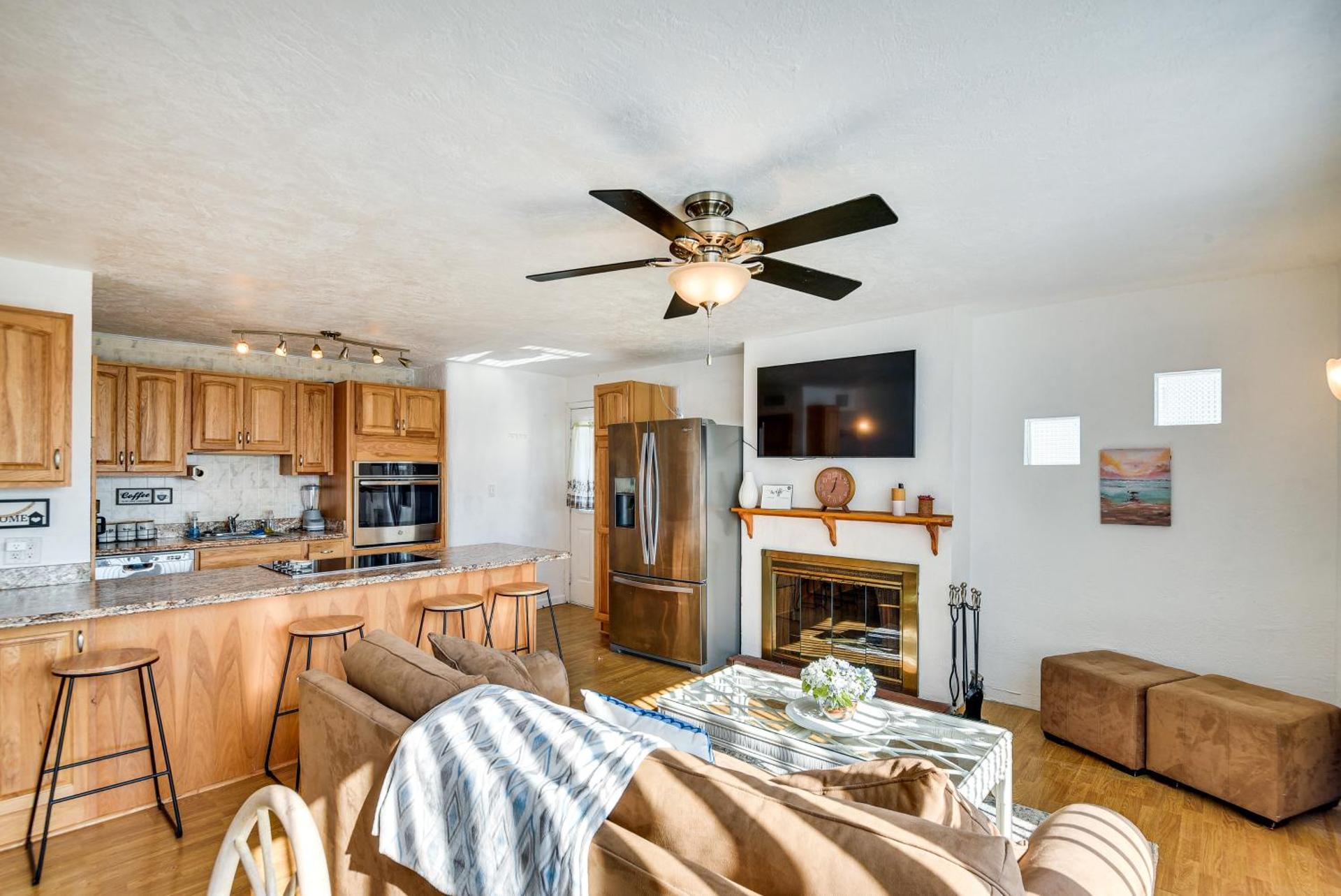 Ormond Beach Home Walk to Community Beach!