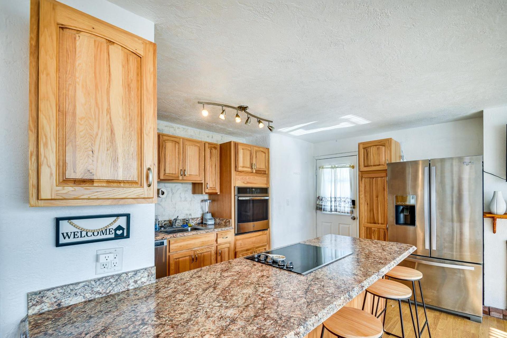 Ormond Beach Home Walk to Community Beach!