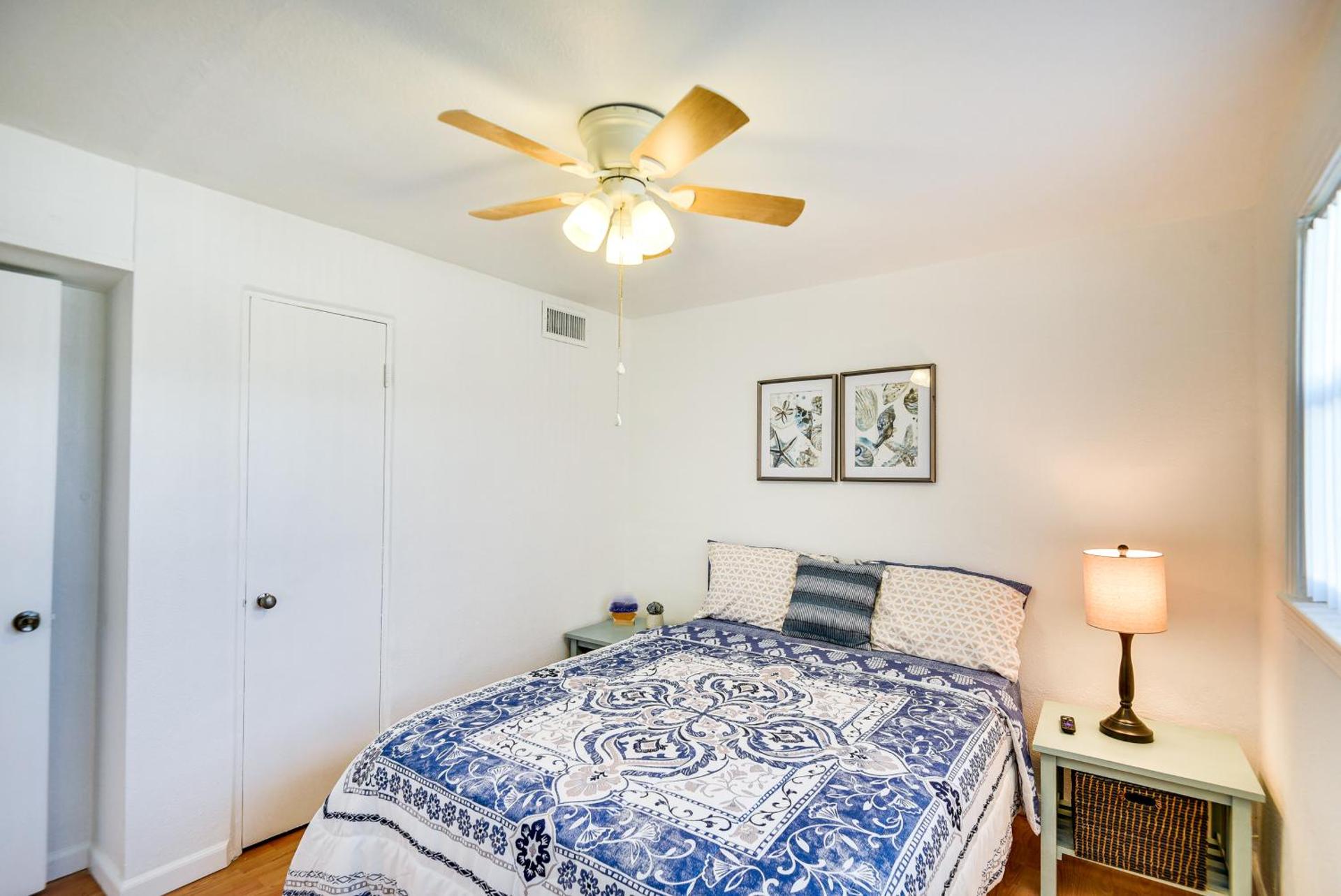 Ormond Beach Home Walk to Community Beach!