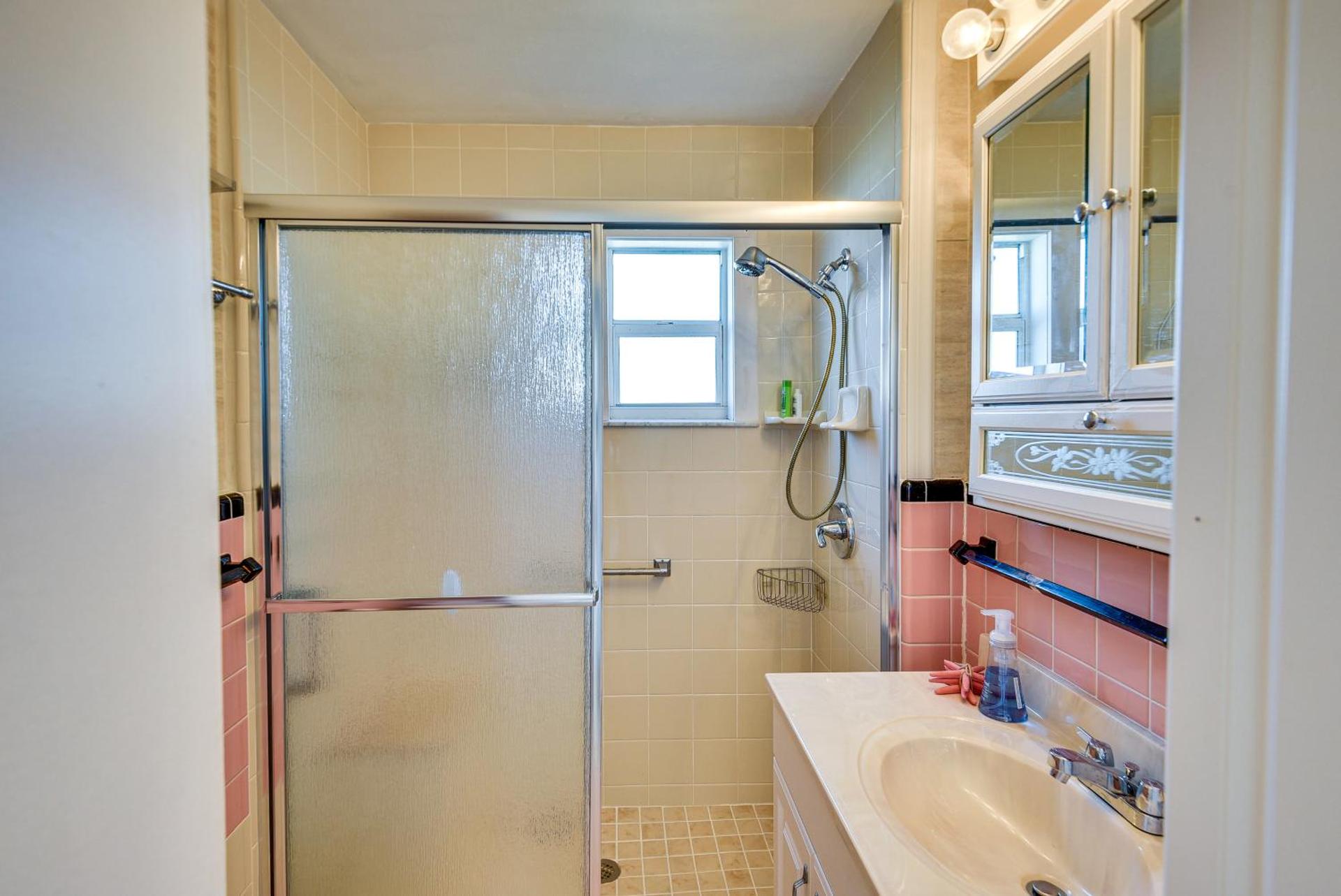 Ormond Beach Home Walk to Community Beach!