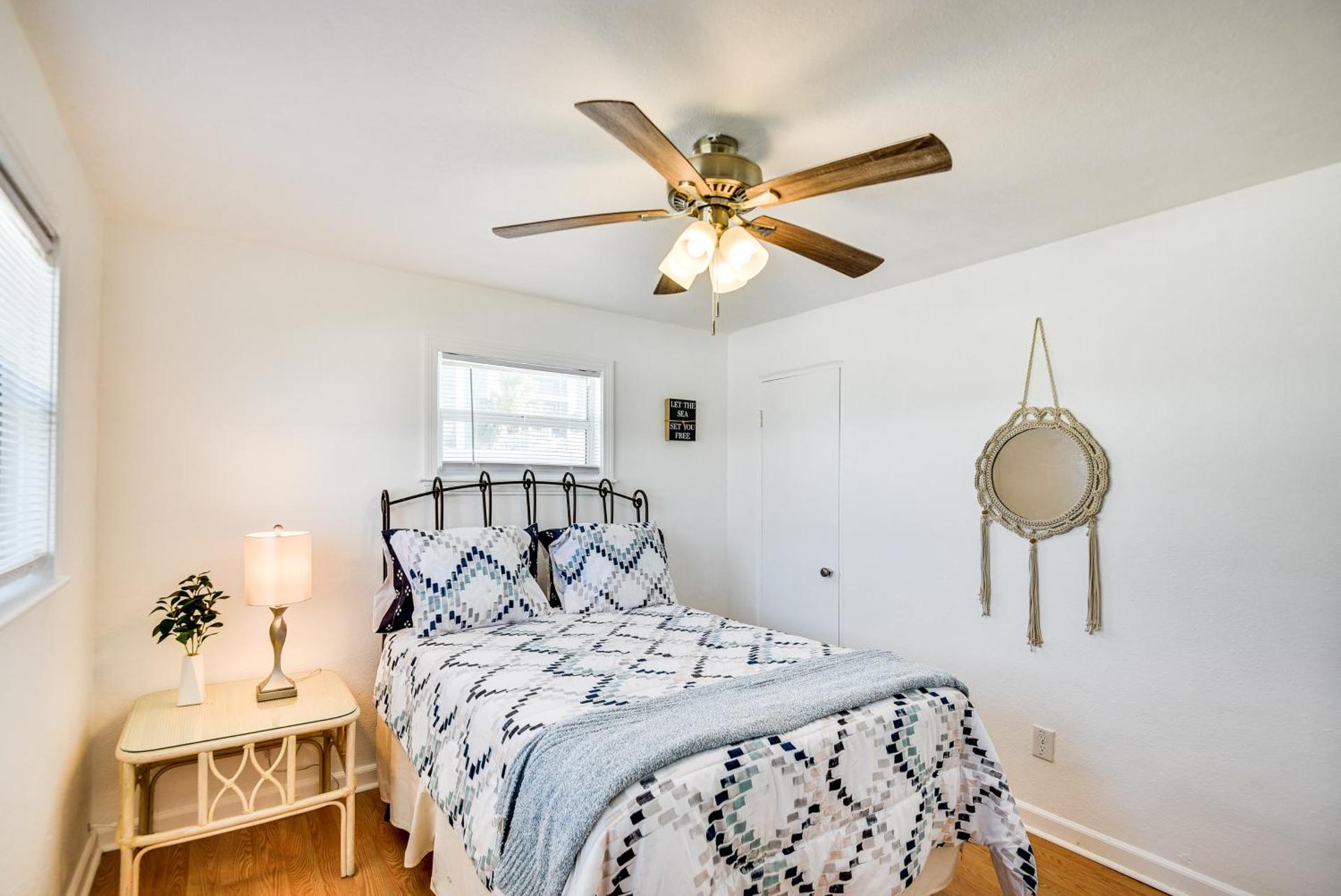 Ormond Beach Home Walk to Community Beach!