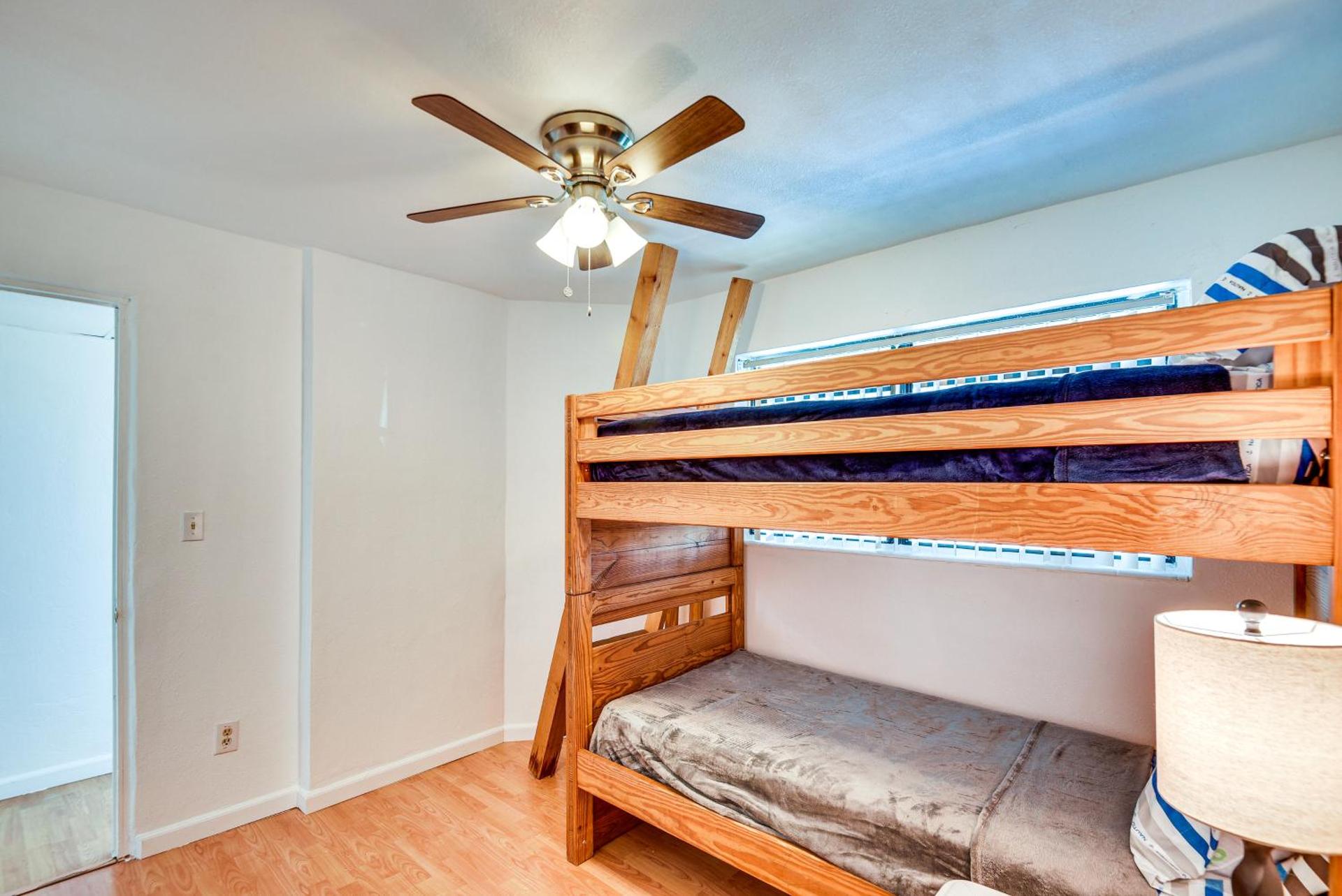 Ormond Beach Home Walk to Community Beach!