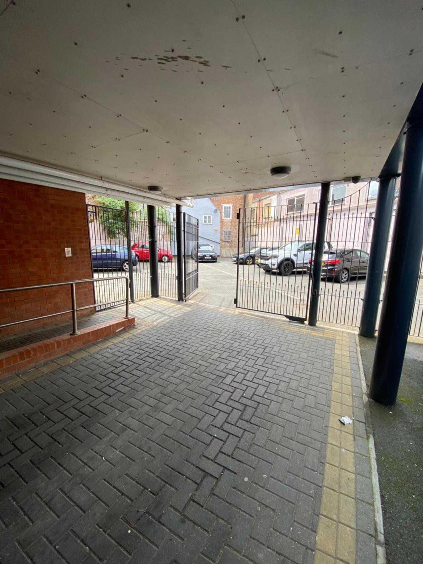 Apt 5a Central by river 1 Bed Apartment