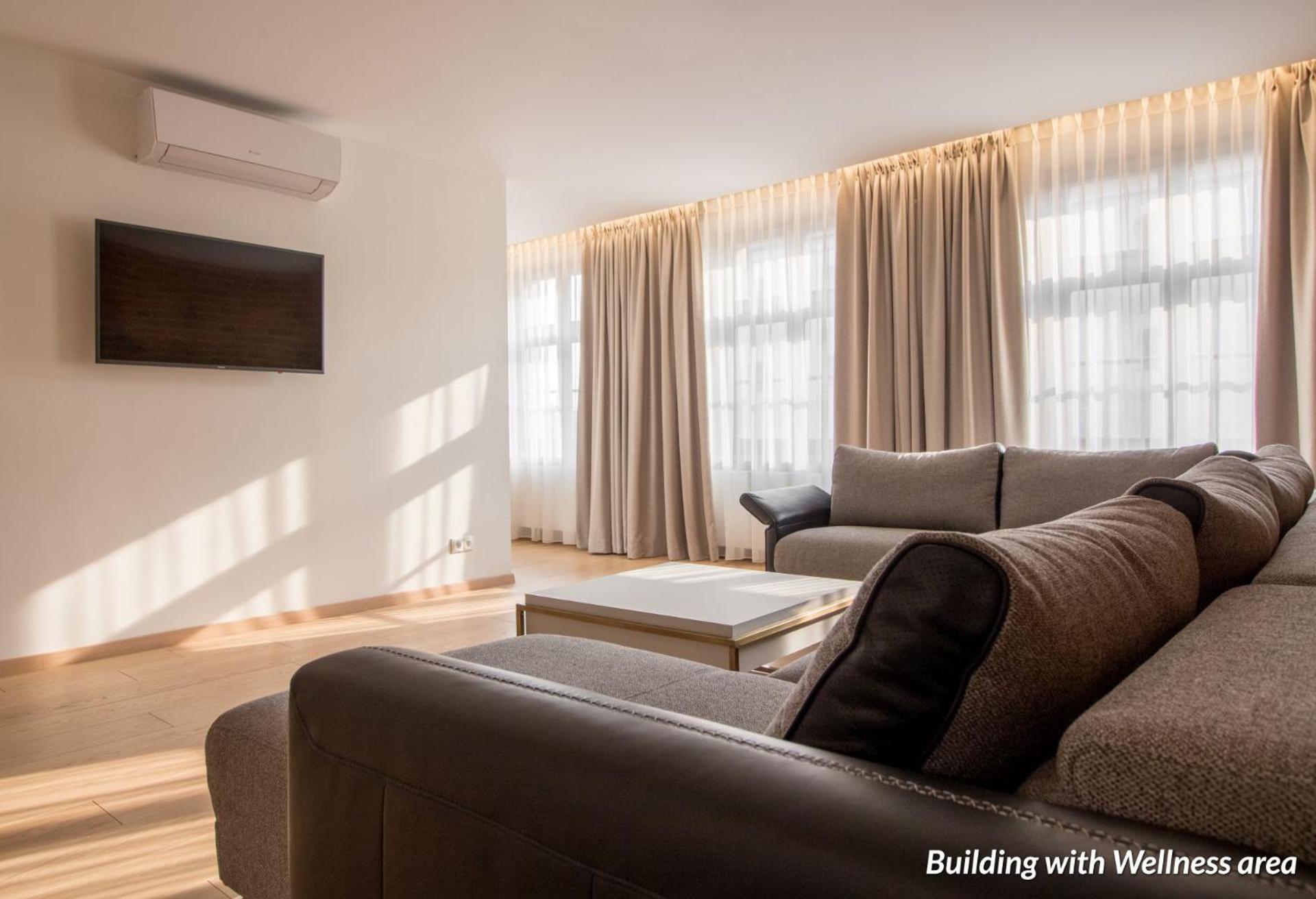 Communal lounge/ TV room