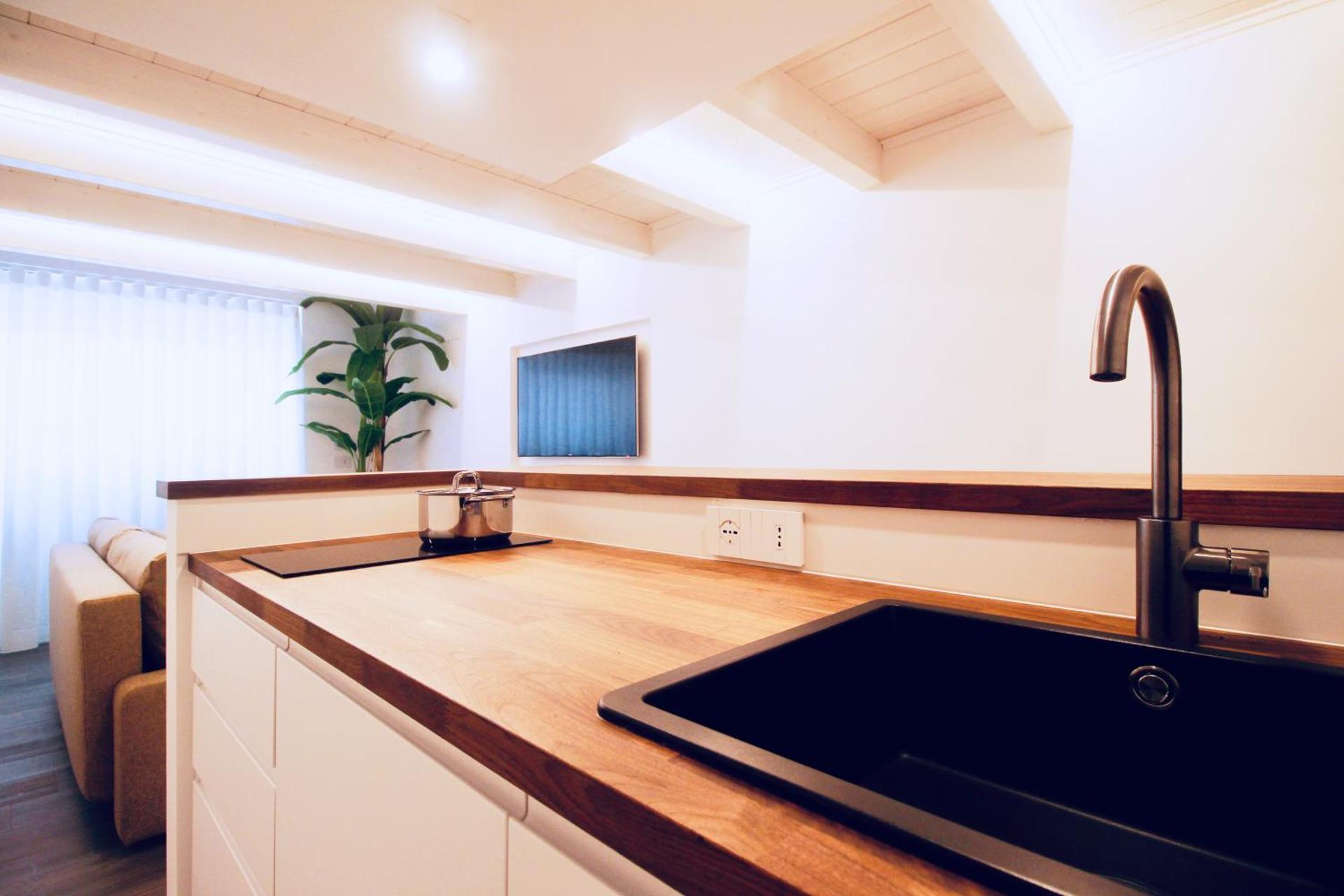 Kitchen or kitchenette