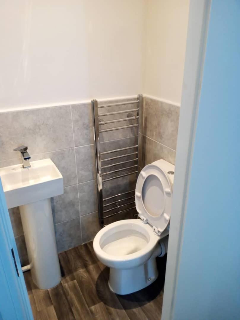 Ensuite Double-bed (R3) close to Burnley city centre