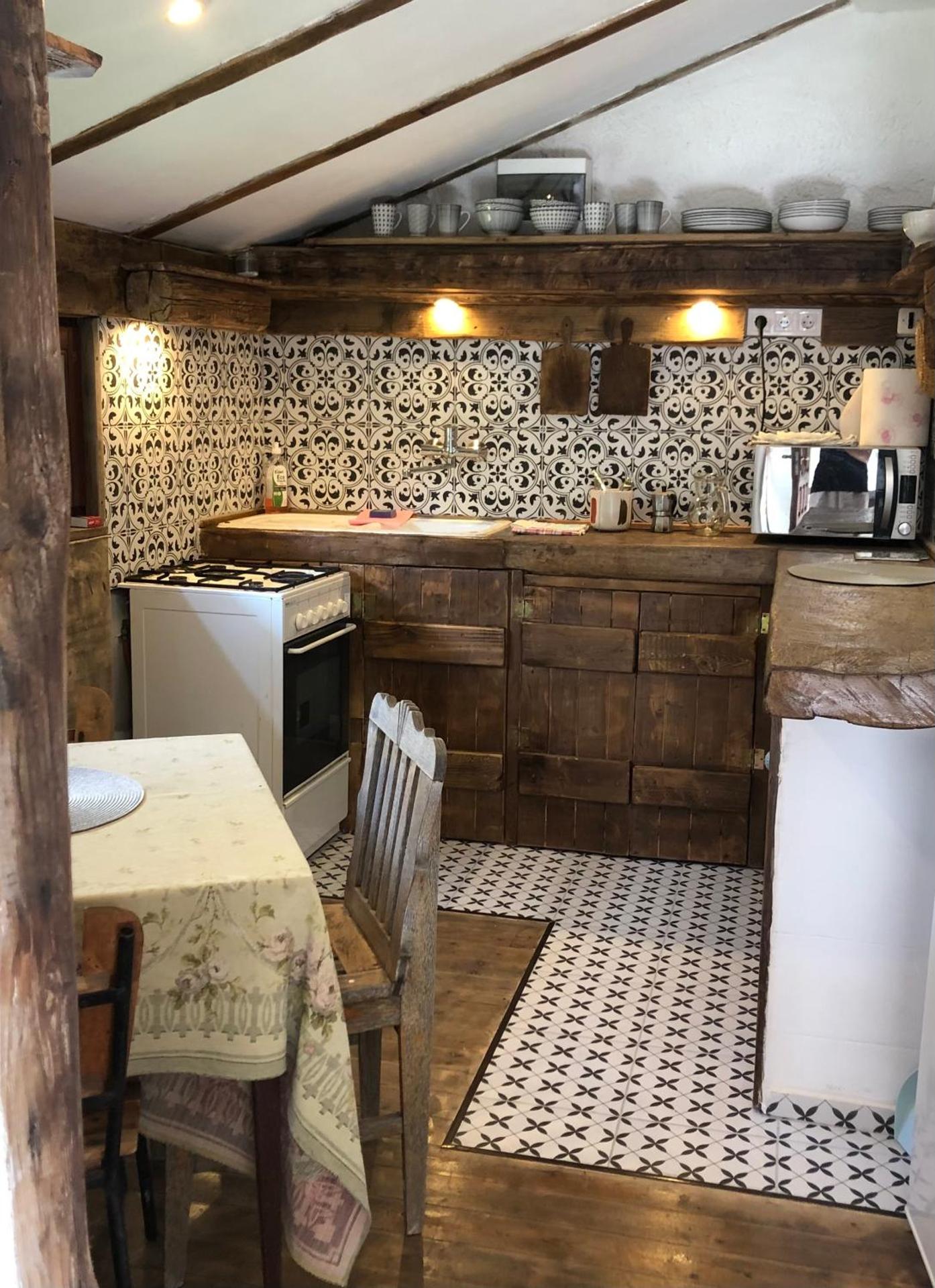 Kitchen or kitchenette