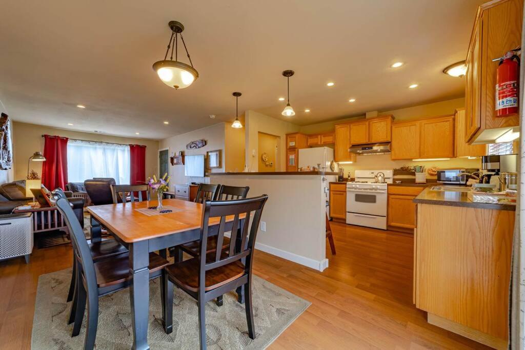 Elk Meadow Cabins 11A Roosevelt Elk Suite