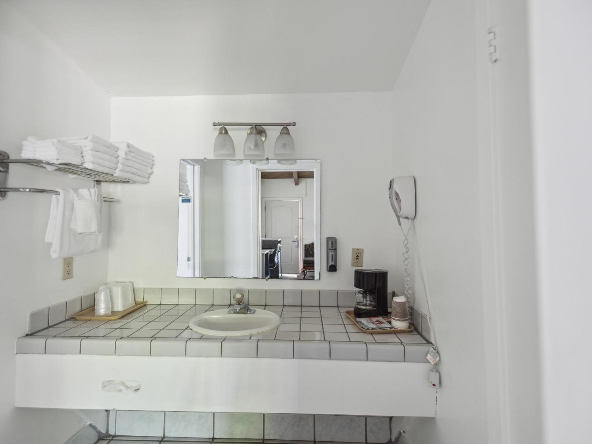 Discovery Inn Monterey Bay