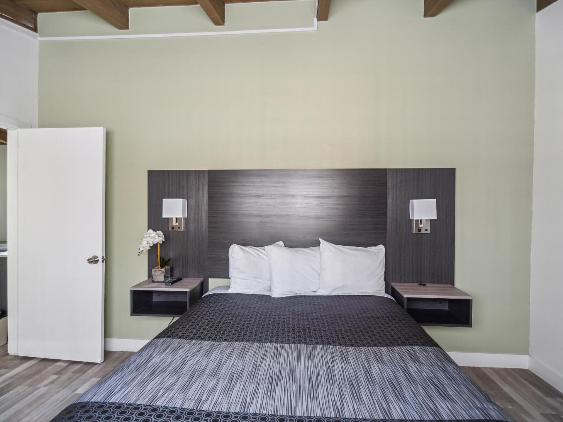 Discovery Inn Monterey Bay