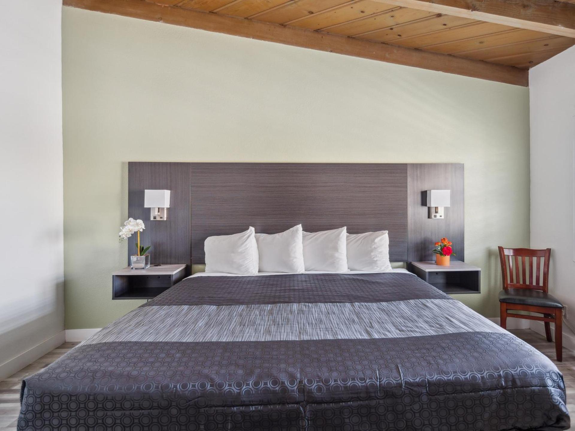 Discovery Inn Monterey Bay