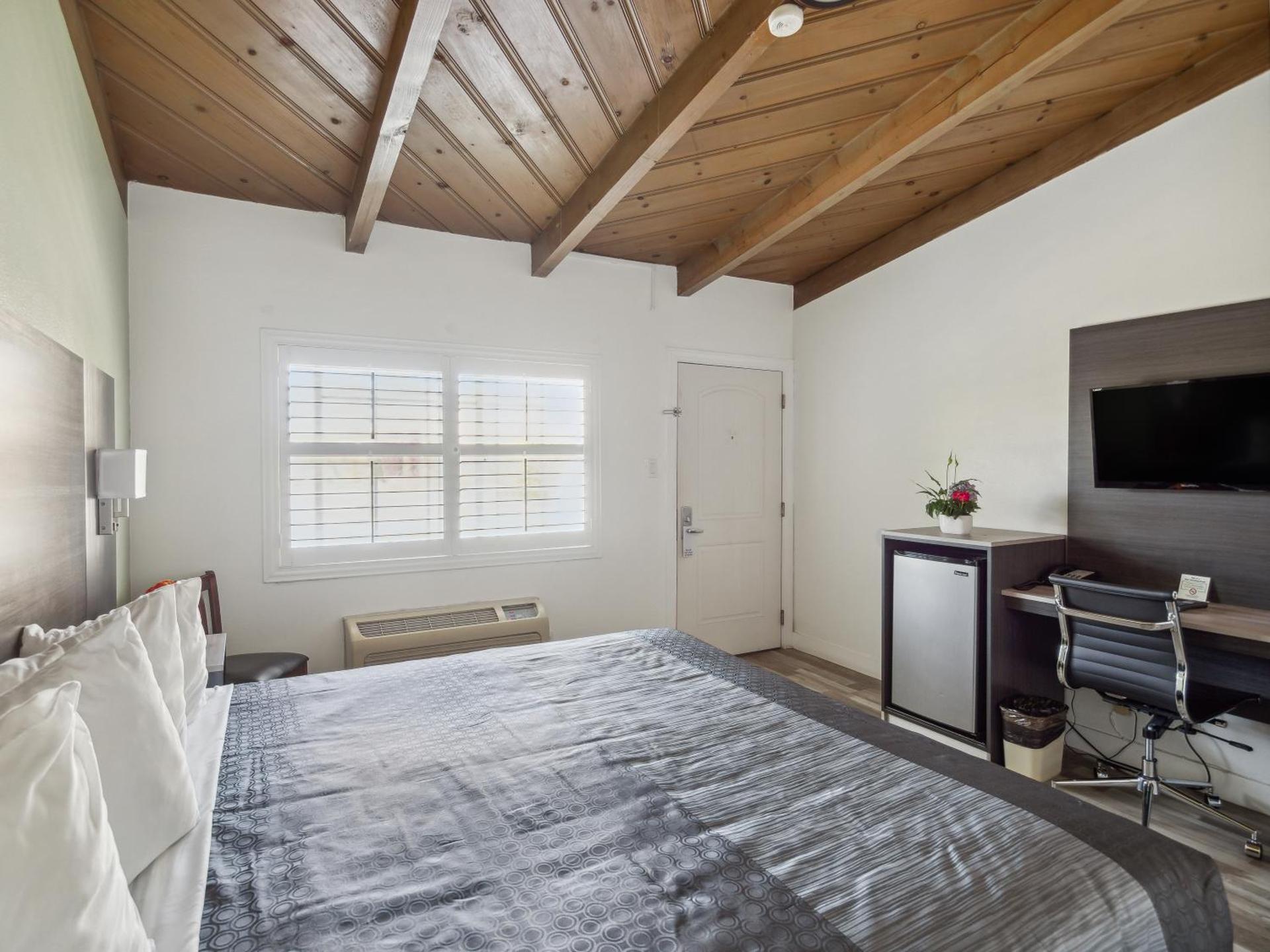 Discovery Inn Monterey Bay