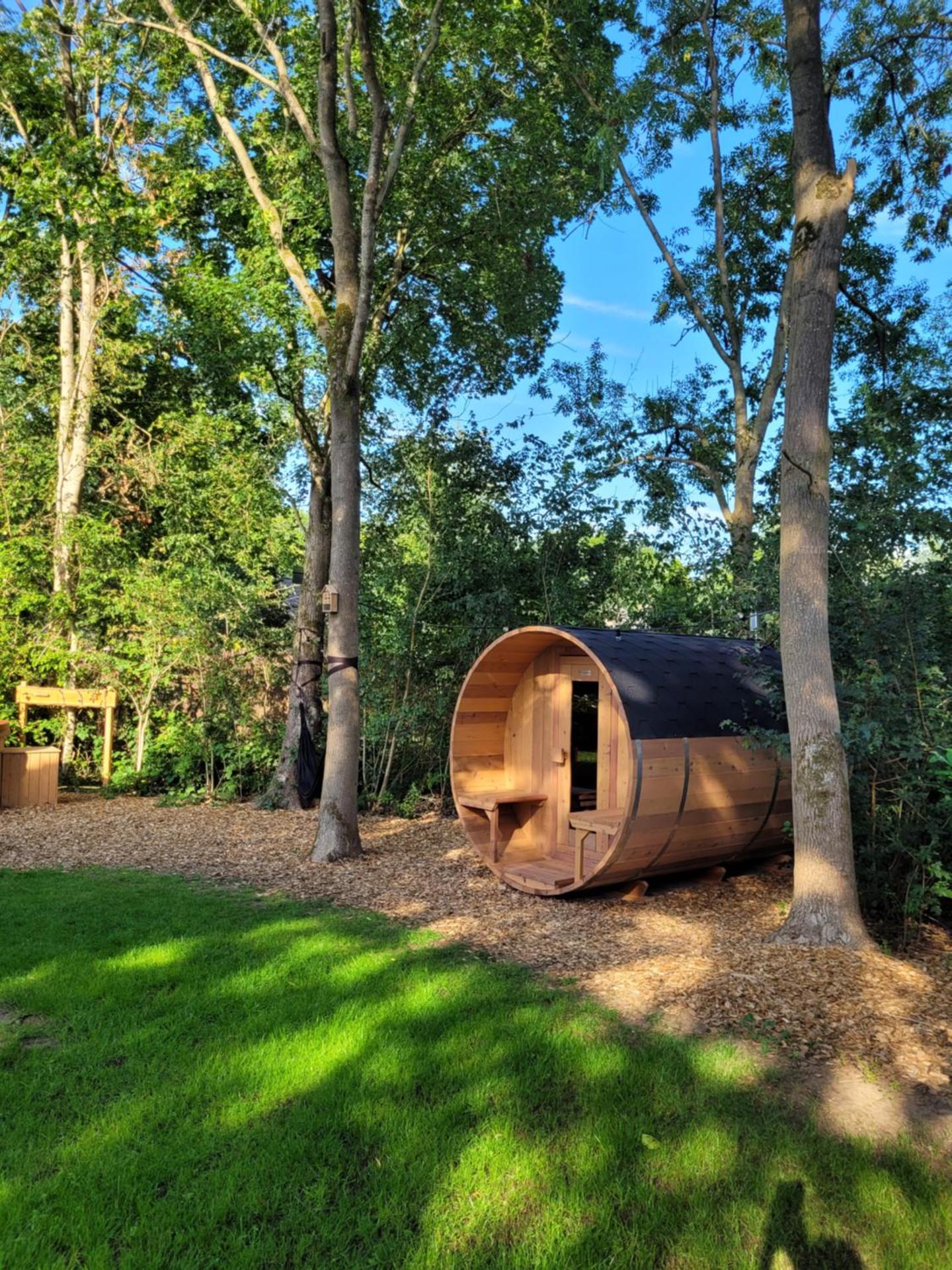 Retro Chic Wellness met hottub & sauna