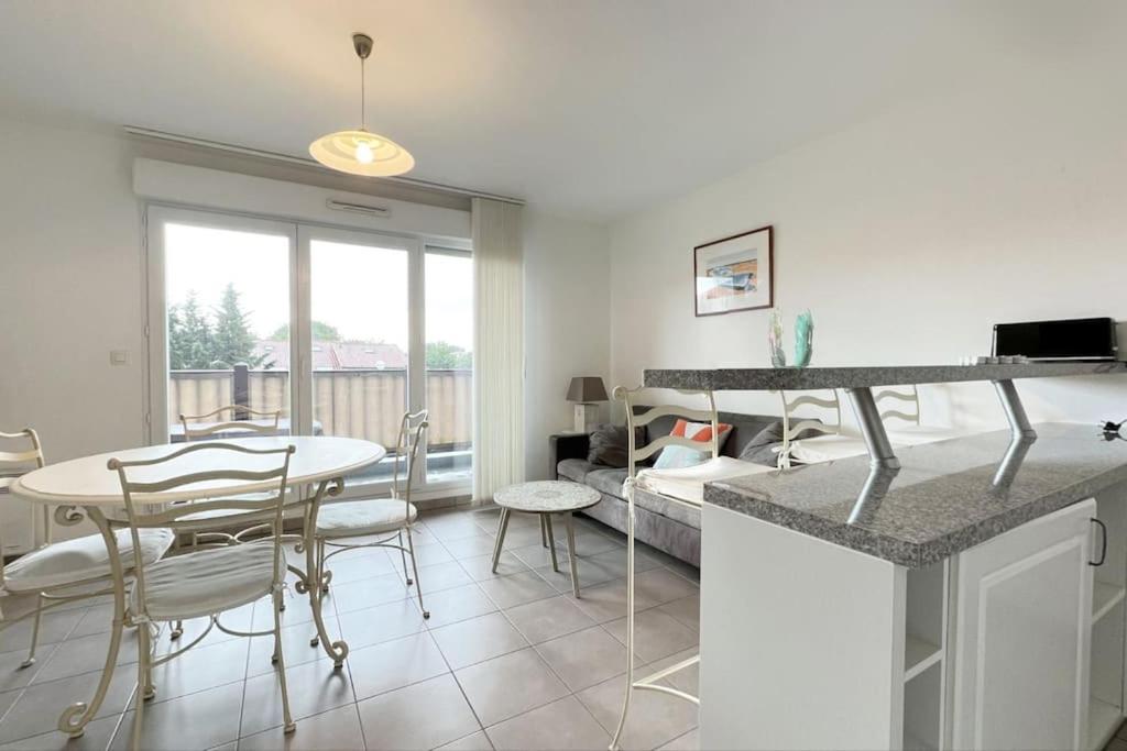 T2 4 couchages à 2 pas du Bassin