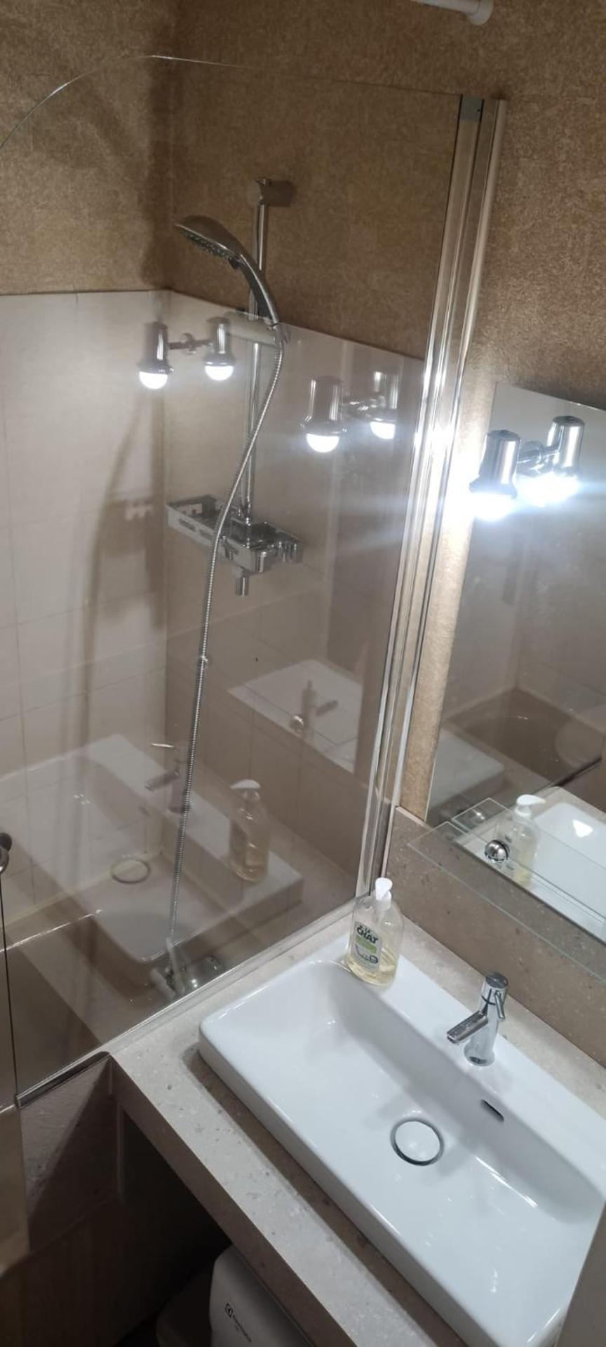 Studio avec vue panoramique sur la montagne