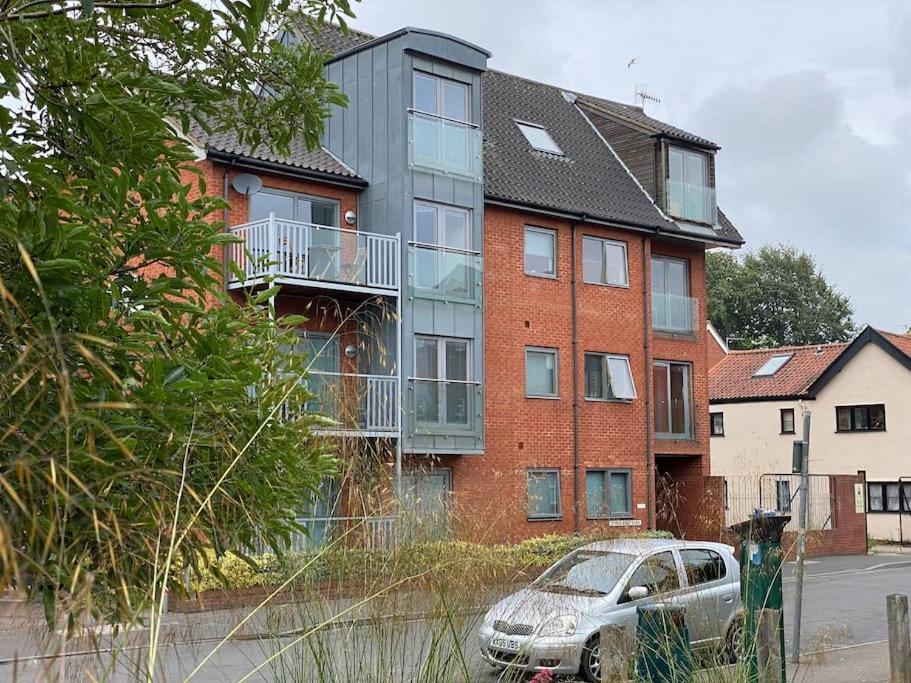 Apt 2 Cathedral & River view