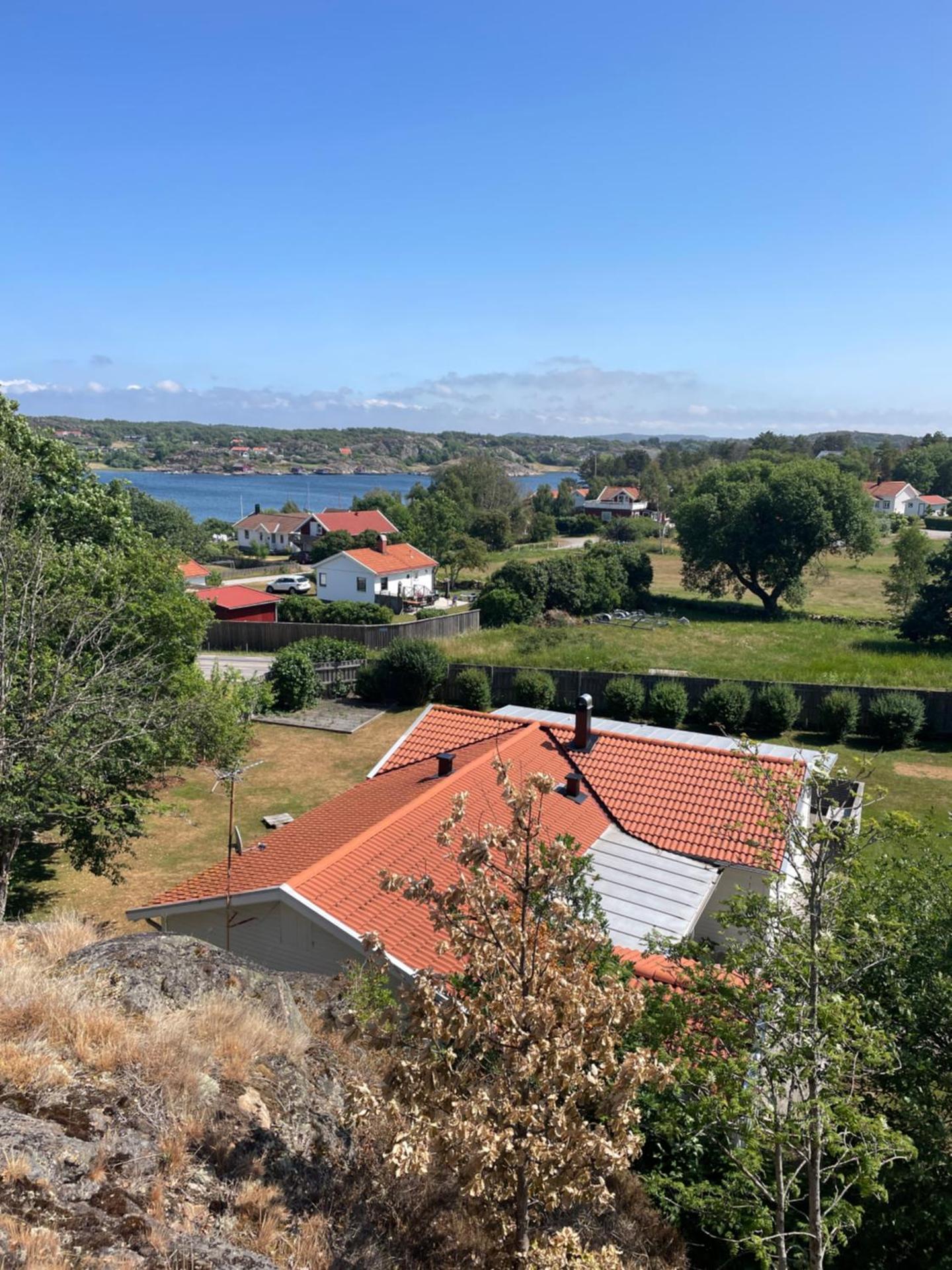 Trevligt hus & Sjöbod i mysiga Mollösund Tången