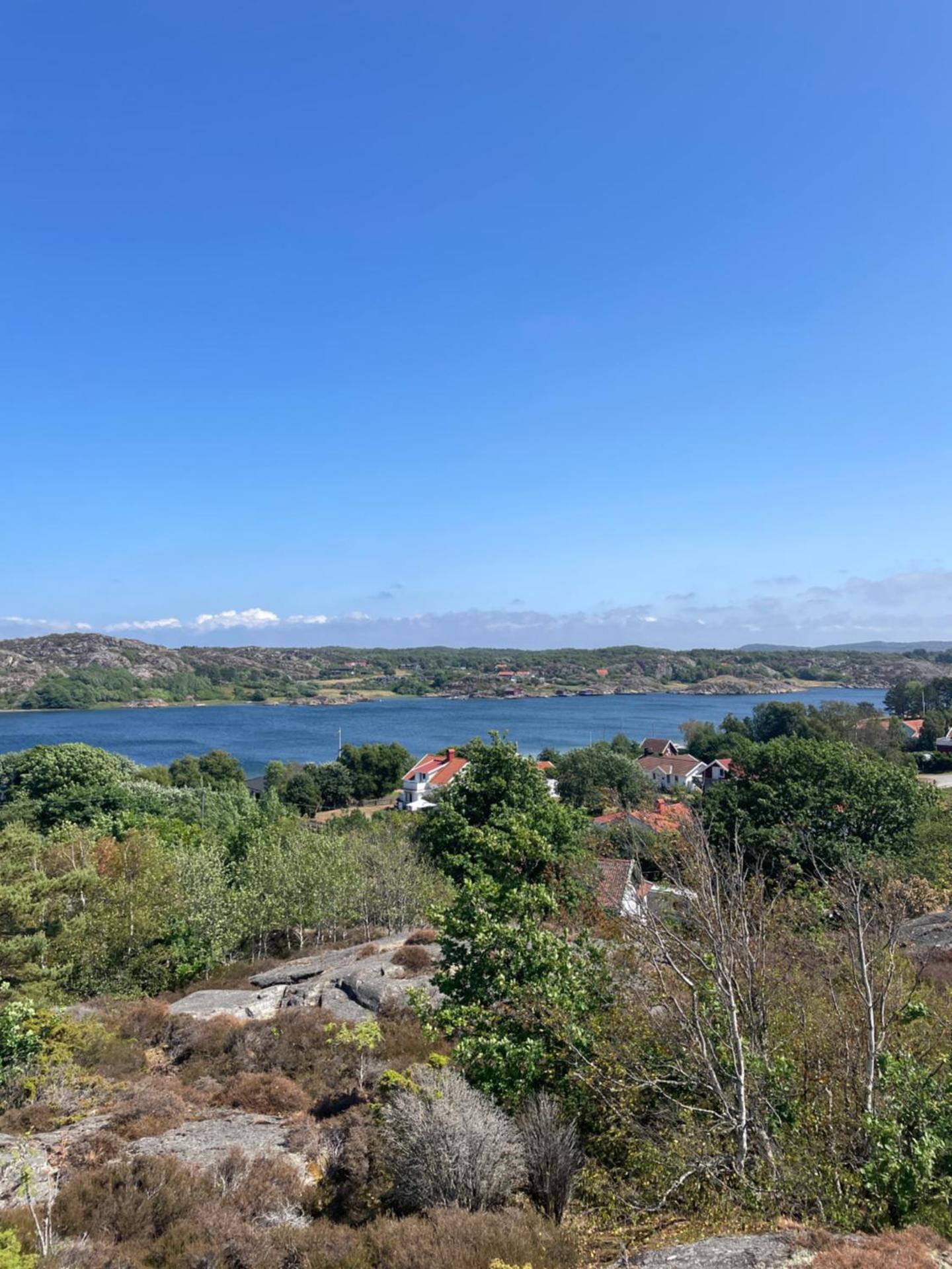 Trevligt hus & Sjöbod i mysiga Mollösund Tången