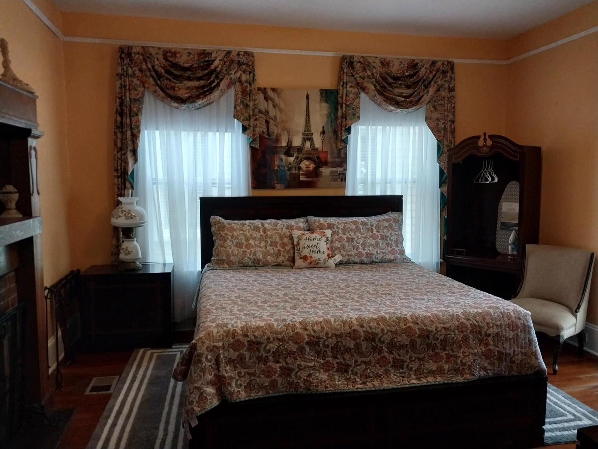 Photo of the whole room