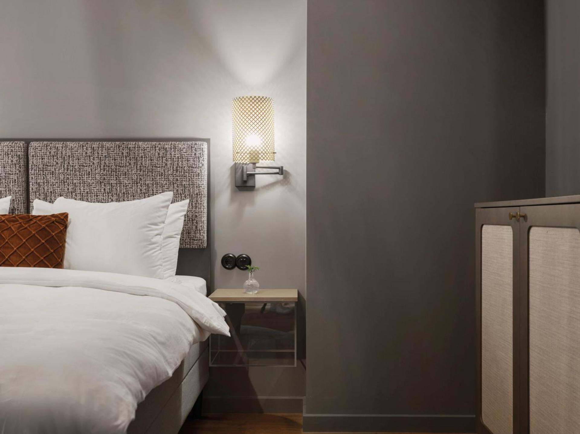 Hidden Oasis without Window - Spa Not Included