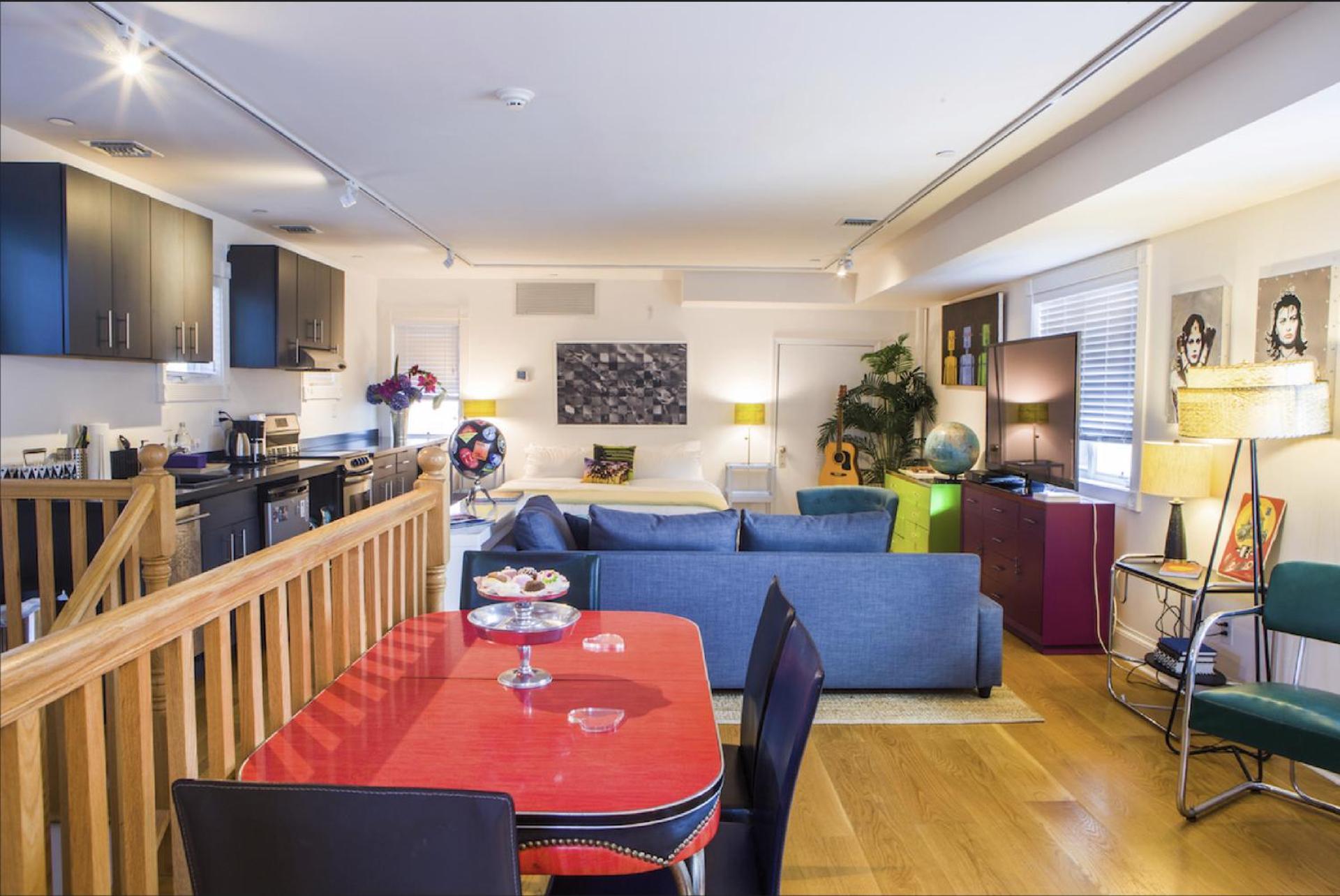 Communal lounge/ TV room