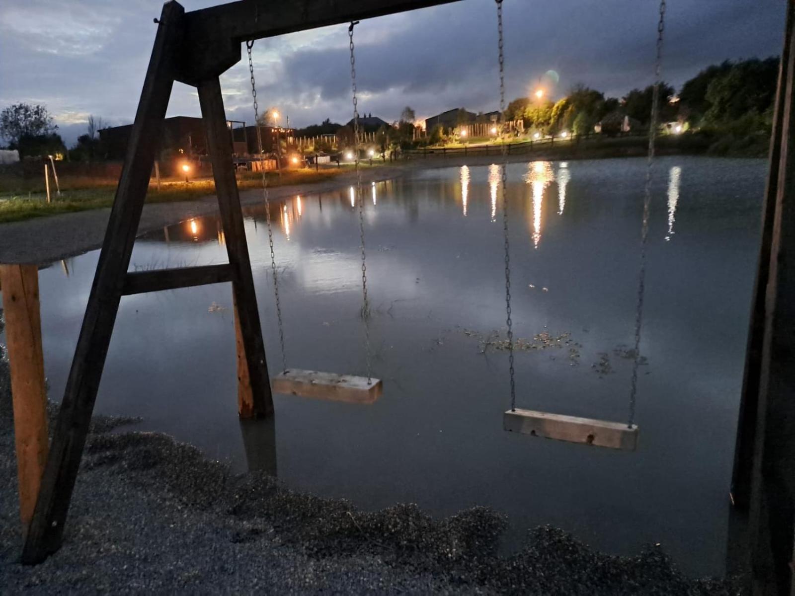 Pond Beach 2ppl-private Hot tub